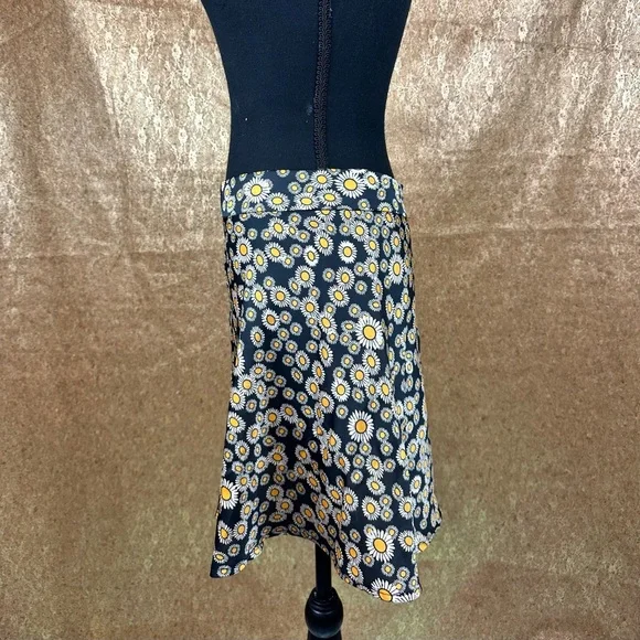🌼🌻 Free People 🌻🌼 Phoebe Mini Floral Printed Skirt. Size 8. NWT - Picture 2 of 4